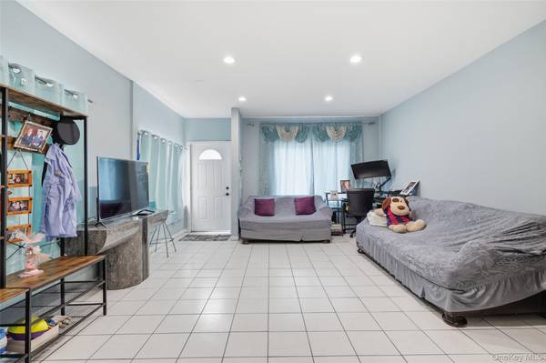 140 E Pine ST, Long Beach, NY 11561
