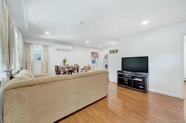 109 Pine RD, Mastic Beach, NY 11951