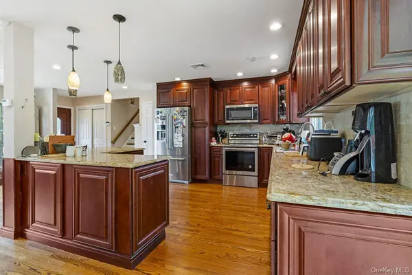 1791 Chaladay LN, East Meadow, NY 11554