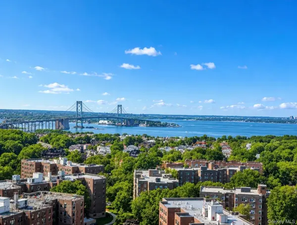 1 BAY CLUB DR #21K, Bayside, NY 11360