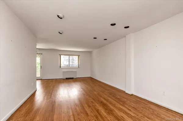 30 Barstow RD #3A, Great Neck, NY 11021