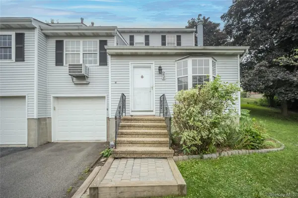 22 Hemlock CT, Fishkill, NY 12524