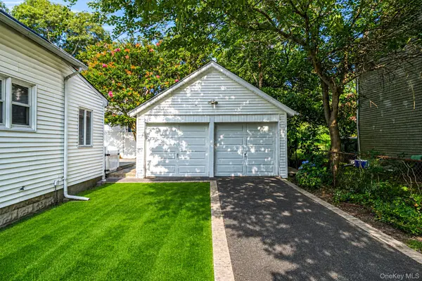 245 Greeley AVE, Sayville, NY 11782