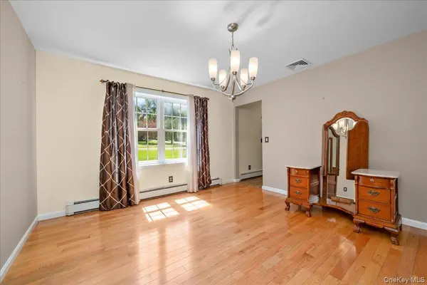 70 Orchard Crest DR, Westtown, NY 10998