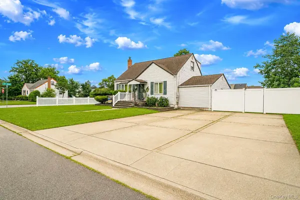 341 12th ST, West Babylon, NY 11704