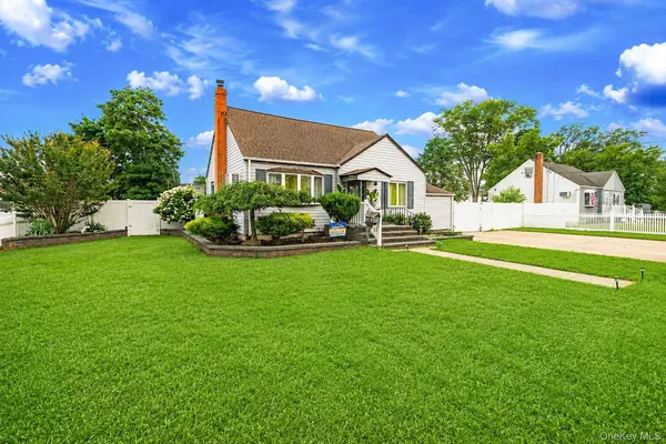 341 12th ST, West Babylon, NY 11704