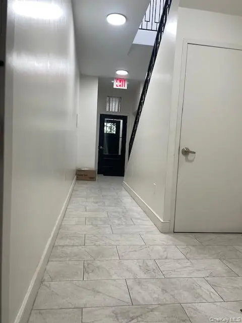 25-39-38 street, Astoria, NY 11103
