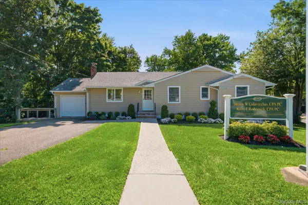 198 Terry RD, Smithtown, NY 11787