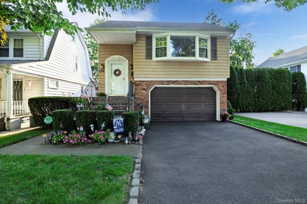 146 Lincoln ST, Garden City, NY 11530