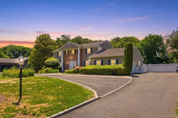 25 Artisan AVE, Huntington, NY 11743