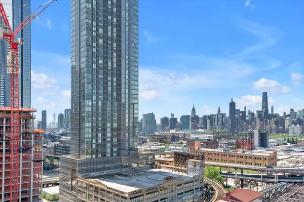 2415 Queens PLZ #6B, Long Island City, NY 11101