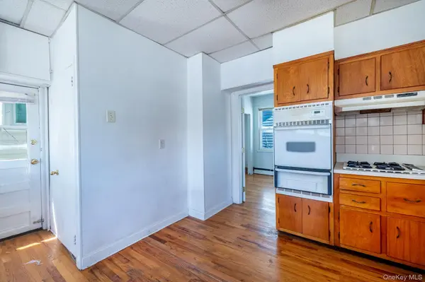 3255 Barkley AVE #A, Bronx, NY 10465