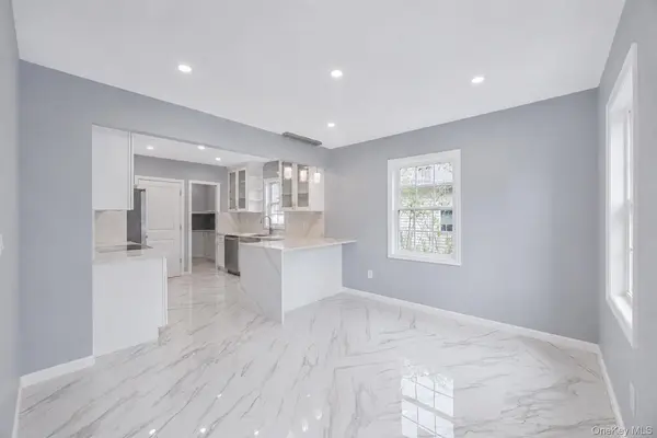 306 Greeley AVE, Sayville, NY 11782