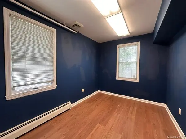 424 New York AVE, Huntington, NY 11743