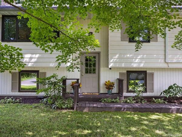 33 Alan ST, Stone Ridge, NY 12484