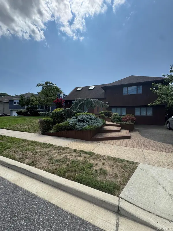 219 Vermont AVE, Oceanside, NY 11572