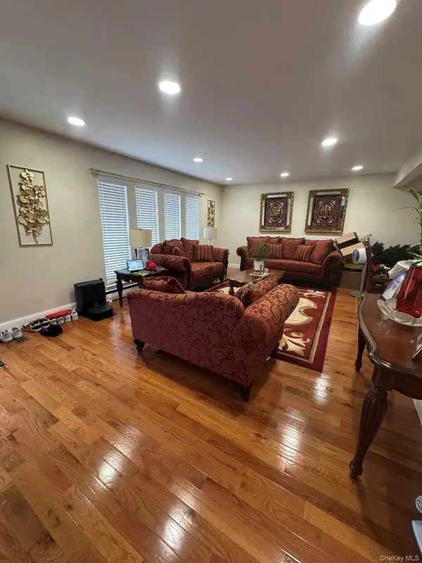 219 Vermont AVE, Oceanside, NY 11572