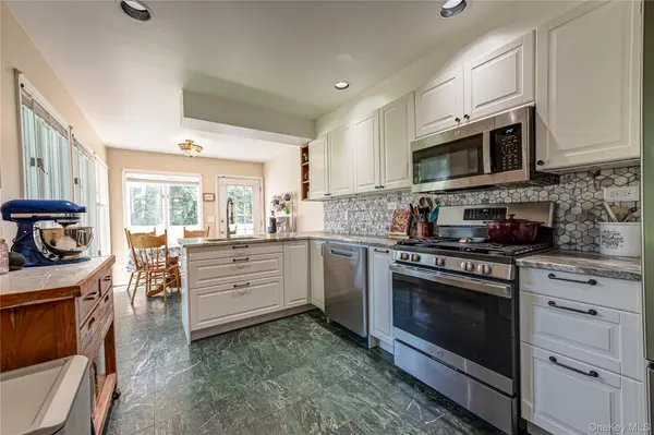 323 Eastwood BLVD, Centereach, NY 11720