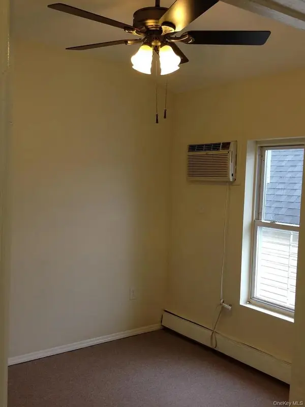 9718 125th ST, Richmond Hill, NY 11419