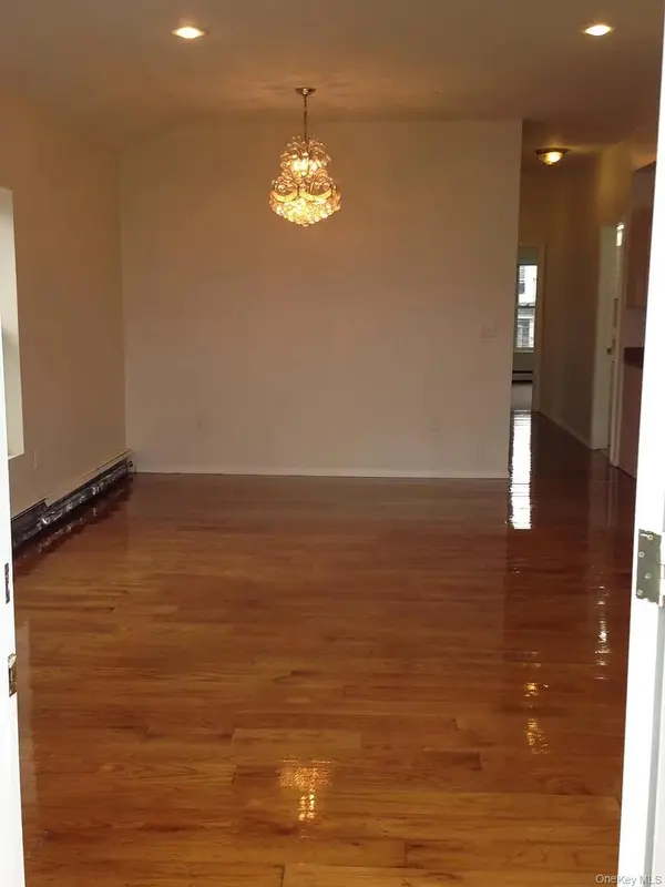 9718 125th ST, Richmond Hill, NY 11419