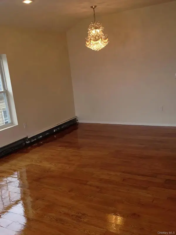 9718 125th ST, Richmond Hill, NY 11419