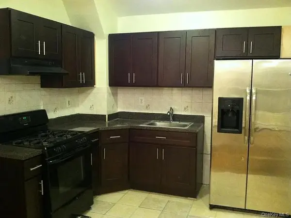 9718 125th ST, Richmond Hill, NY 11419