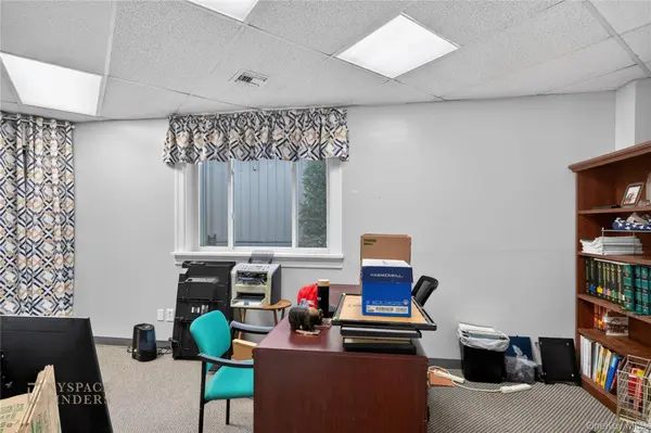 60 E Main ST, Kings Park, NY 11754