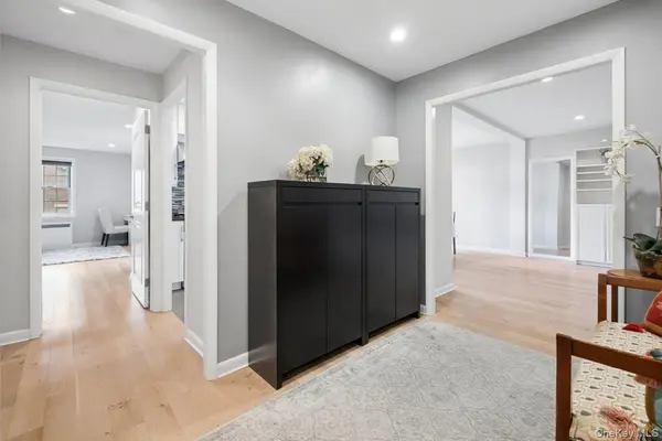 7 Chateaux CIR #7F, Scarsdale, NY 10583