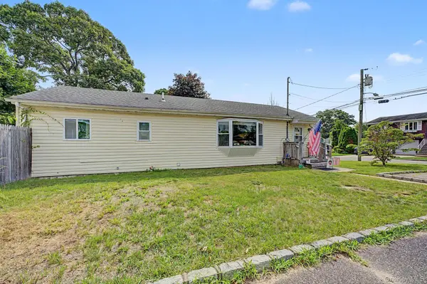257 Elizabeth AVE, Holbrook, NY 11741