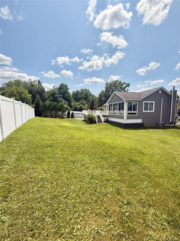 14 Larchwood DR, Goshen, NY 10924