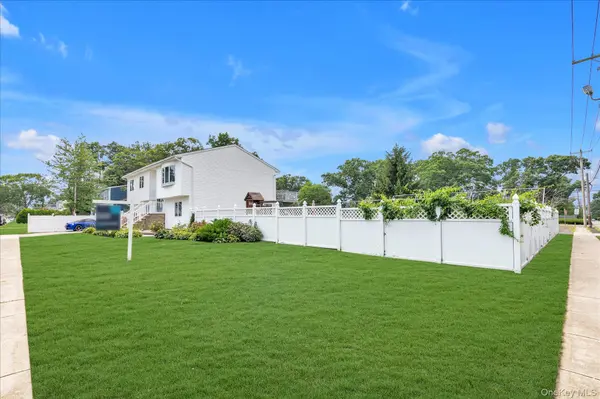 583 N Erie AVE, Lindenhurst, NY 11757