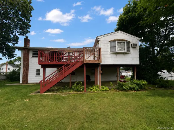 344 47th ST, Lindenhurst, NY 11757