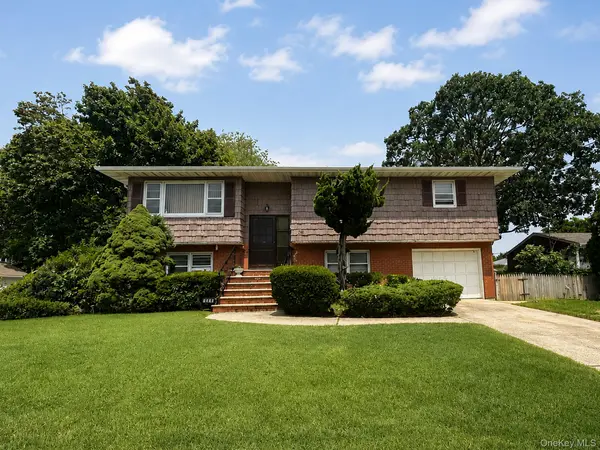 344 47th ST, Lindenhurst, NY 11757