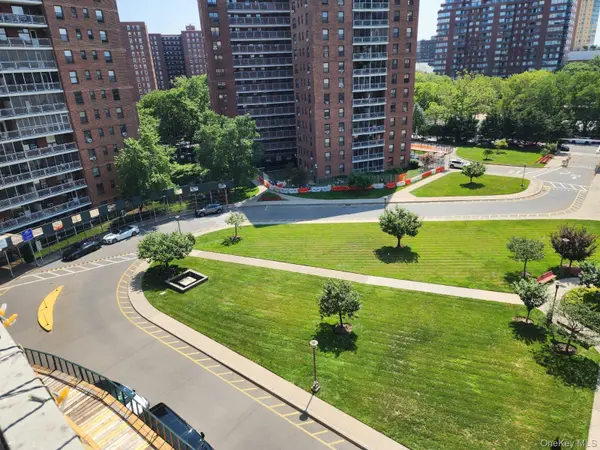 61-35 98th ST #8N, Rego Park, NY 11374