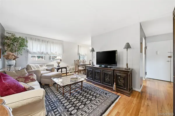 297 Merrick RD #D 1, Amityville, NY 11701