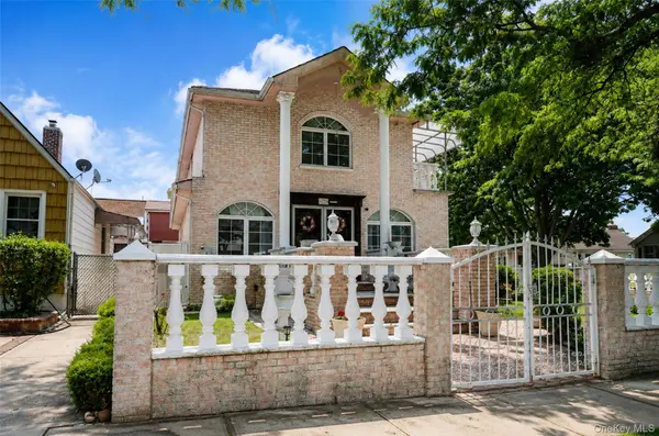 265-04 79th AVE, Glen Oaks, NY 11004