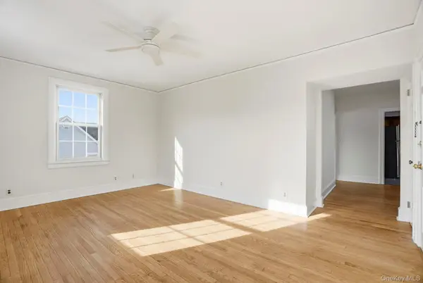 320 Simpson PL, Peekskill, NY 10566