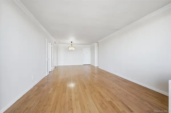 2 Bay Club DR #11Z, Bayside, NY 11360