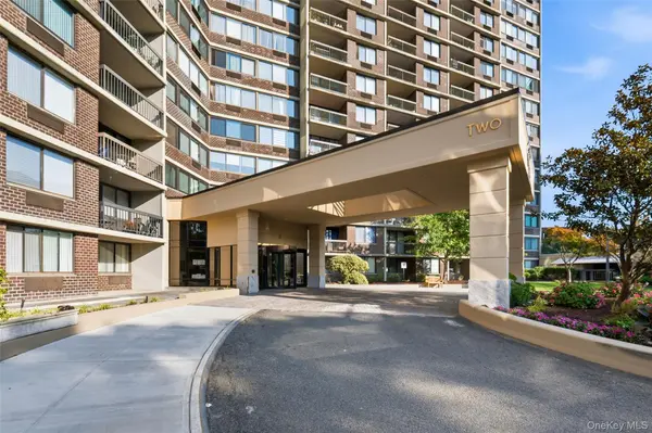 2 Bay Club DR #11Z, Bayside, NY 11360