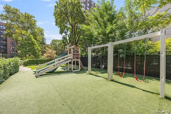 87-10 51 ##1, Elmhurst, NY 11373
