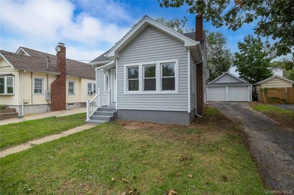 171 S Brookside AVE, Freeport, NY 11520