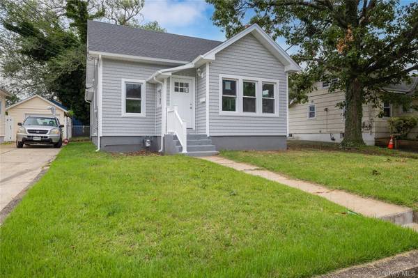 171 S Brookside AVE, Freeport, NY 11520