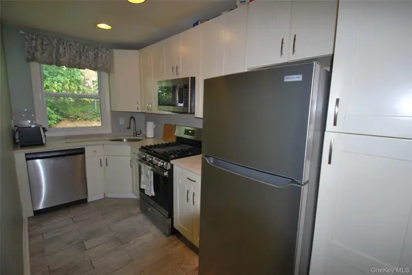 9 Stokes RD #1A, Yonkers, NY 10710
