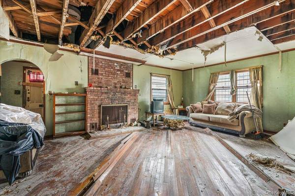 55 Andrews AVE, Roosevelt, NY 11575