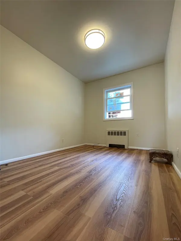 164-26 76th AVE #1, Fresh Meadows, NY 11366