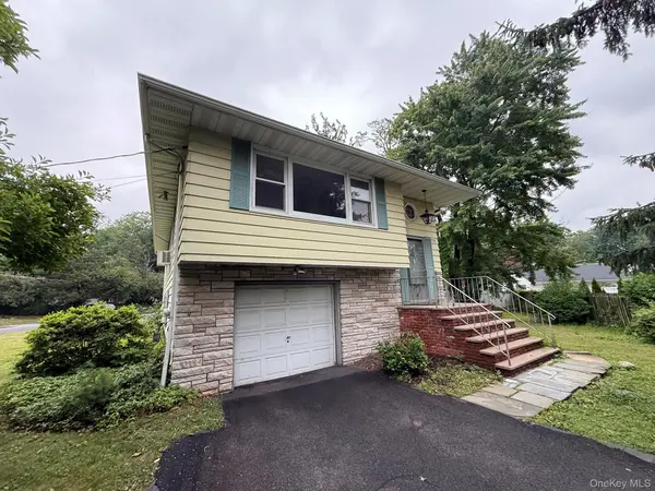 198 Cardean PL, Pearl River, NY 10965