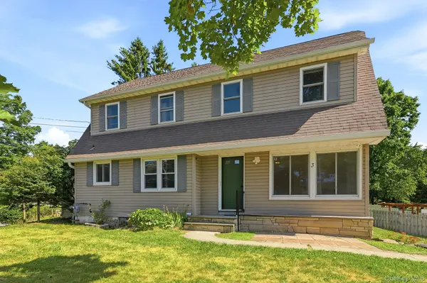 3 Ireland DR, Poughkeepsie, NY 12603