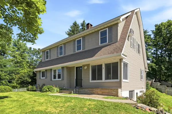 3 Ireland DR, Poughkeepsie, NY 12603