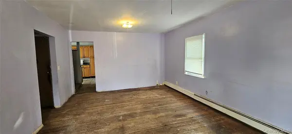 6 Hansen ST, Bay Shore, NY 11706