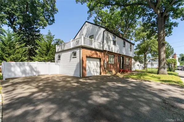 329 E Euclid ST, Valley Stream, NY 11580